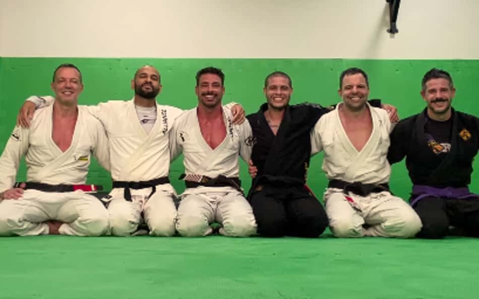 Cauã Reymond em treino de jíu-jitsu