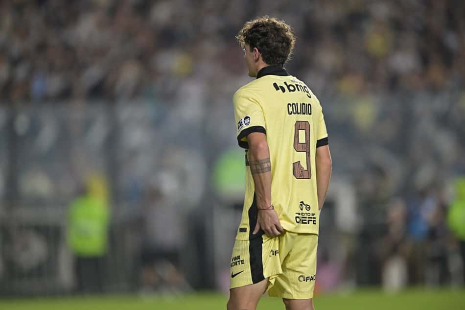 Colidio sentiu a posterior da coxa durante a partida entre Vasco e Remo