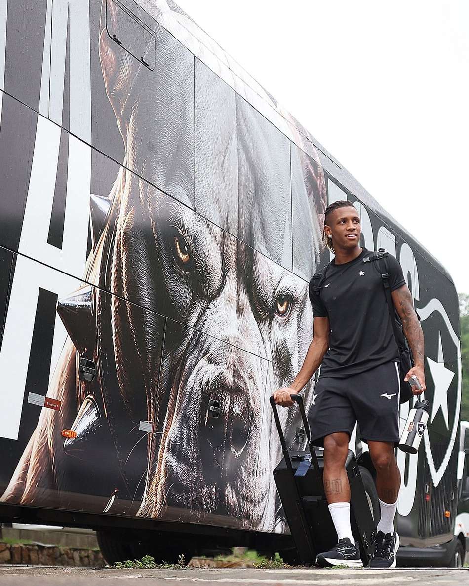 Danilo embarca com o Botafogo para encarar o Coritiba