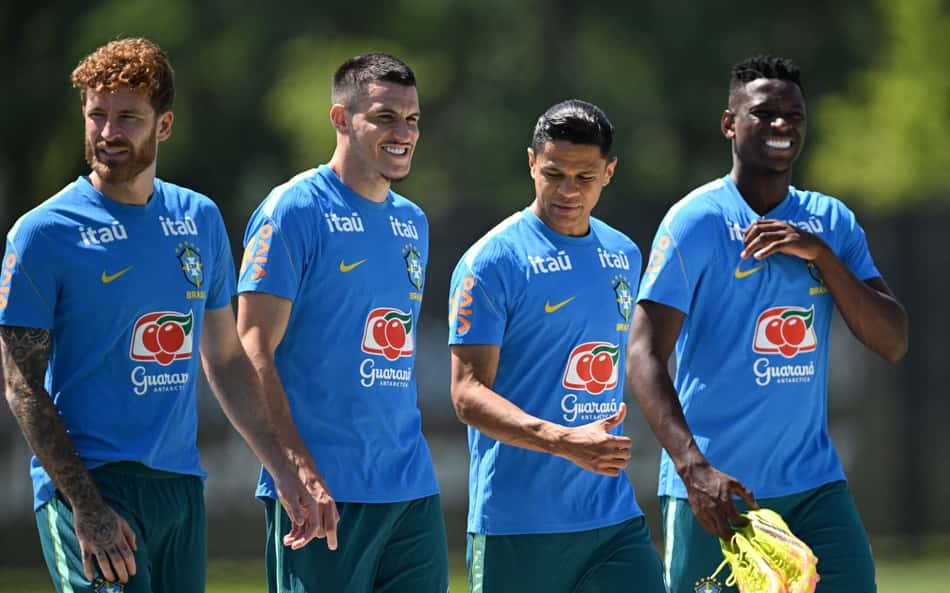 Douglas Santos dá assistência, Zenit vence e lidera o Russo