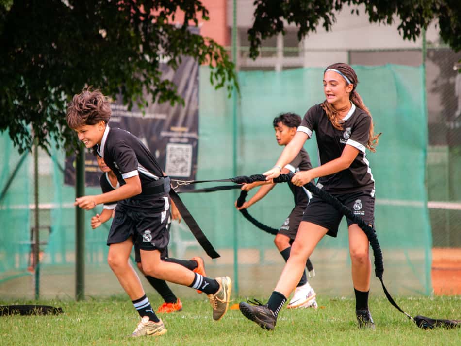 Treinamentos na escola de futebol do Real Madrid