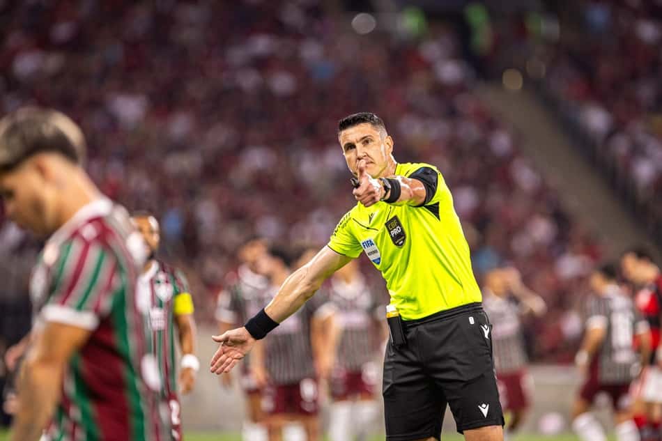 Rafael Rodrigo Klein na partida entre Flamengo e Fluminense
