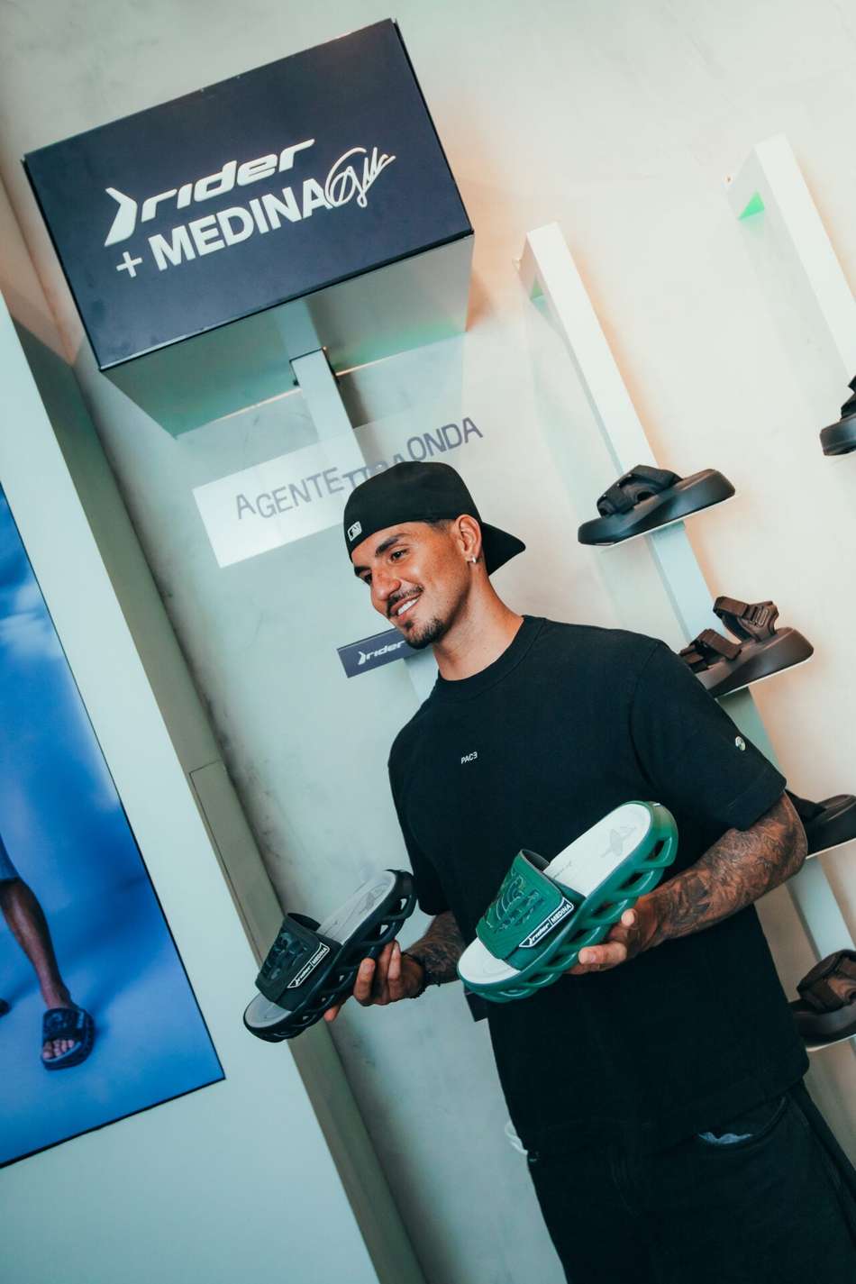 Gabriel Medina com coleção exclusiva da Rider