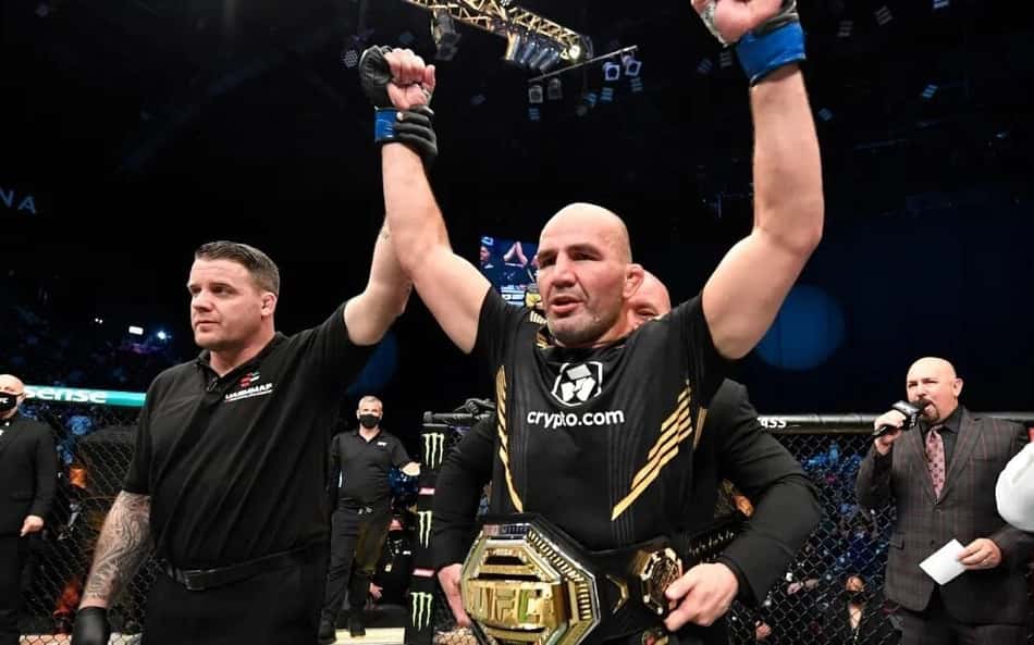 Glover Teixeira aponta caminho para Alex Poatan vencer no UFC 335