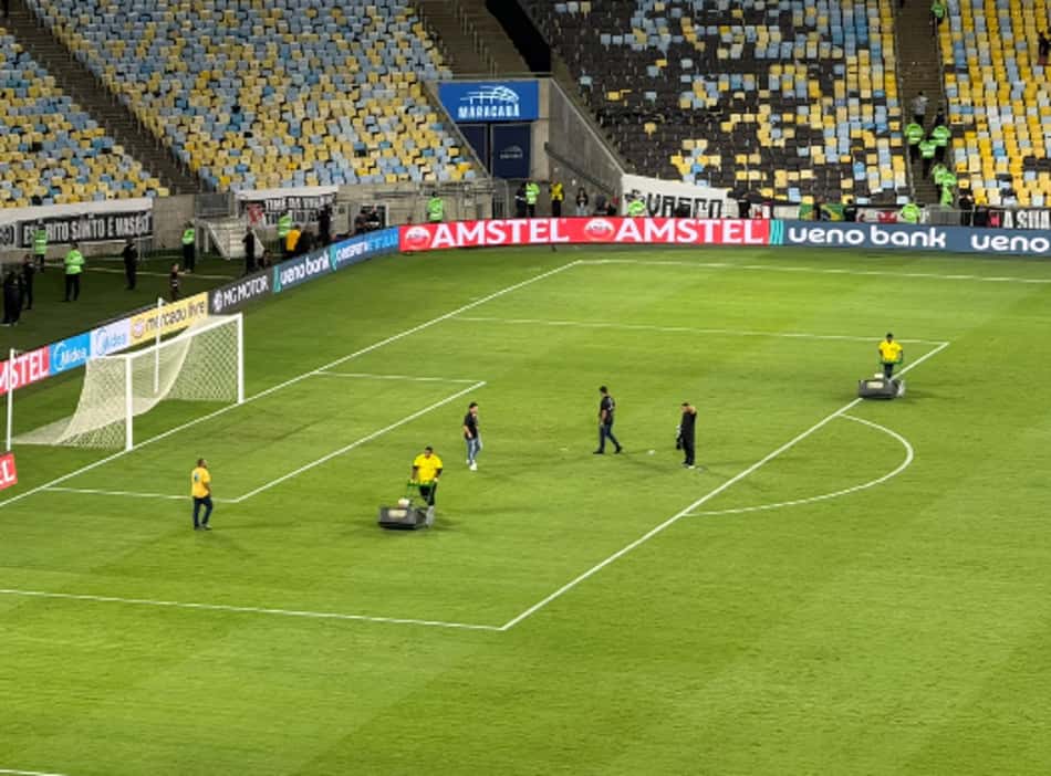 Gramado do Maracanã após Vasco x Boca Juniors