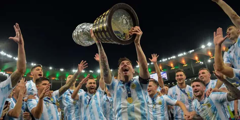 Copa América 2021: Primeiro título de Messi com a seleção principal. A Argentina derrotou o Brasil por 1 a 0 no Maracanã, com gol de Ángel Di María