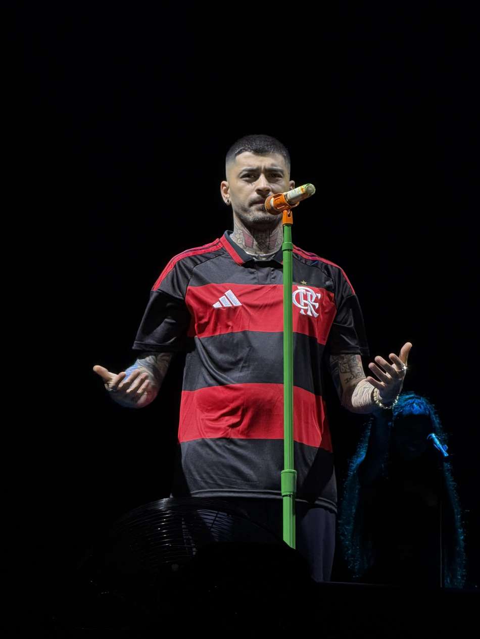 Zayn Malik com a camisa do Flamengo, no Nubank Parque