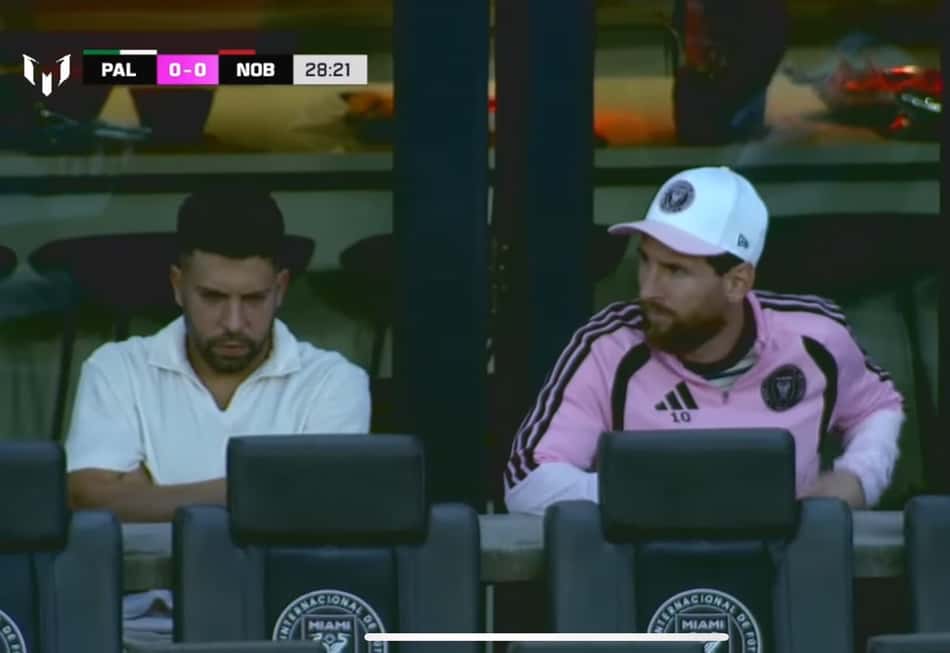 Lionel Messi assistindo a partida do Palmeiras na Messi Cup