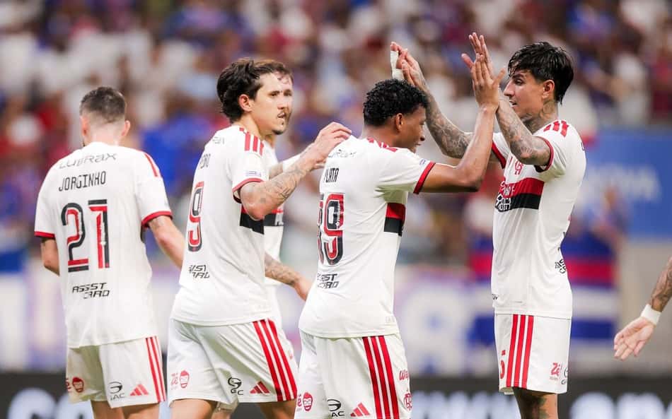 Jogadores do Flamengo no jogo contra o Bahia