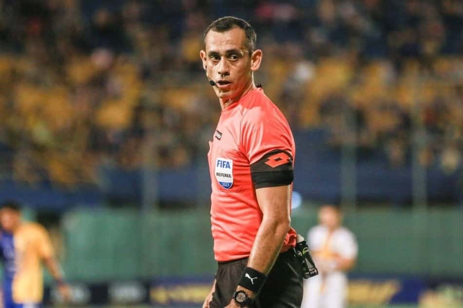 O árbitro paraguaio Juan Benítez foi o escolhido pela Conmebol para apitar o duelo de ida da semifinal da Libertadores