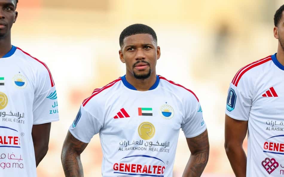 Nova função: canhoto, Leandrinho atua deslocado na lateral-direita e lidera estatísticas defensivas do Sharjah (Foto: Divulgação)