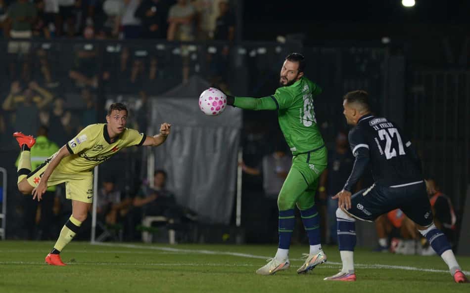 Vasco e Remo empatam sem gols em São Januário