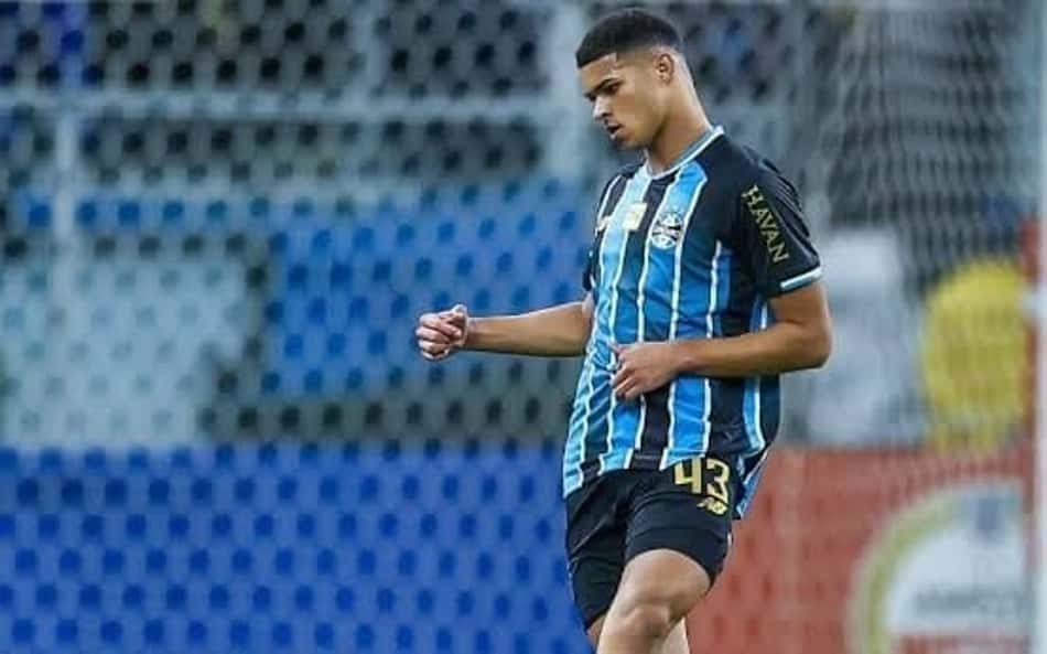 Luis Eduardo em ação pelo Grêmio