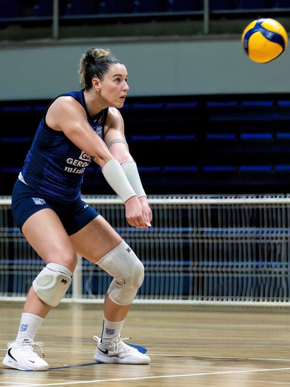 Maiara Basso em treinamento do Minas para a Superliga feminina 2026/27