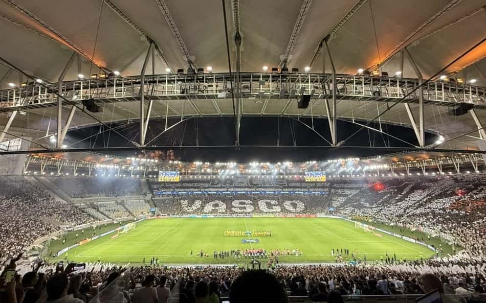 Mosaico da torcida para Vasco x Boca no Maracanã pela semi da Sul-Americana