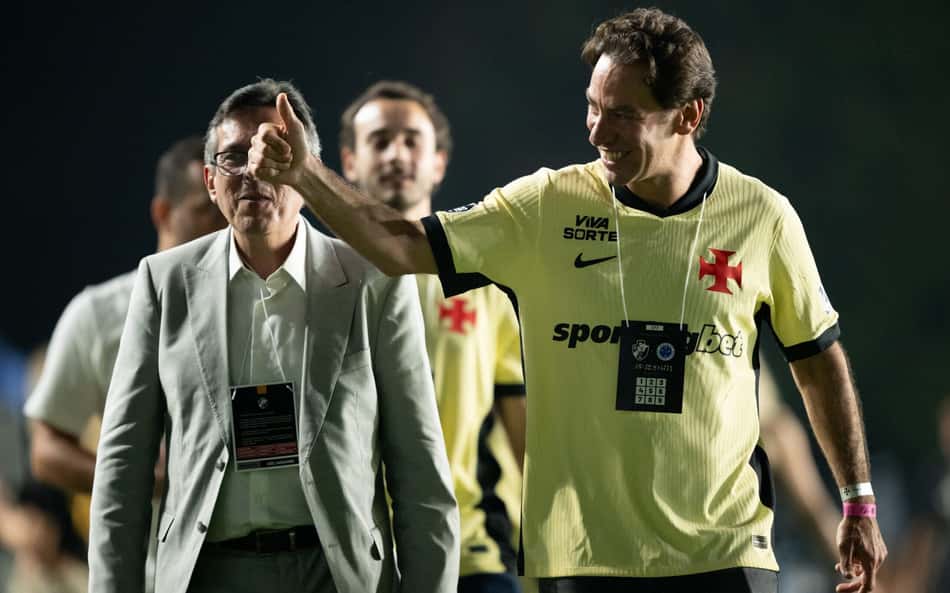 Marcos Lamacchia no gramado de São Januário antes de Vasco x Cruzeiro