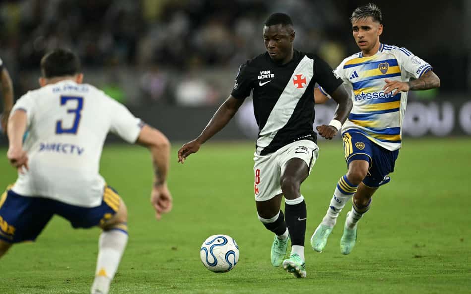 Marino em campo na partida entre Vasco e Sul-Americana