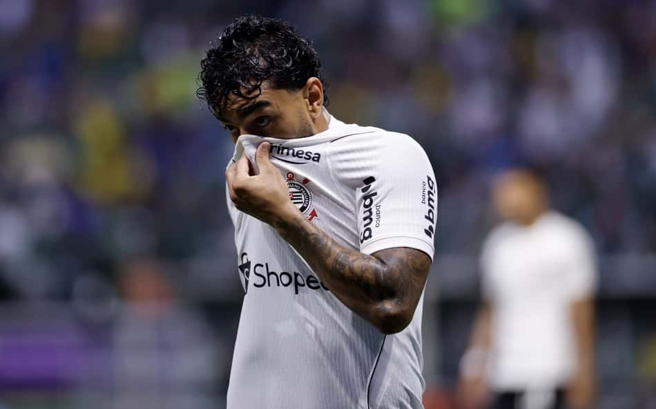 Matheus Bidu, do Corinthians, admite: 'Desligamos um pouco'
