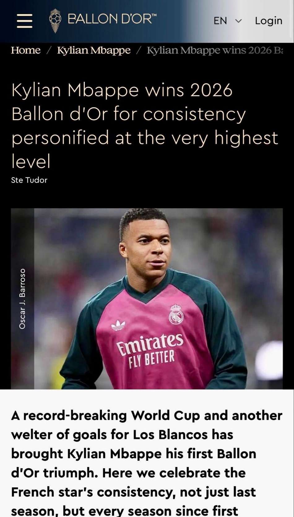 Kylian Mbappé, vencedor do Ballon d'Or 2026, em treino com camisa rosa da Emirates Fly Better.