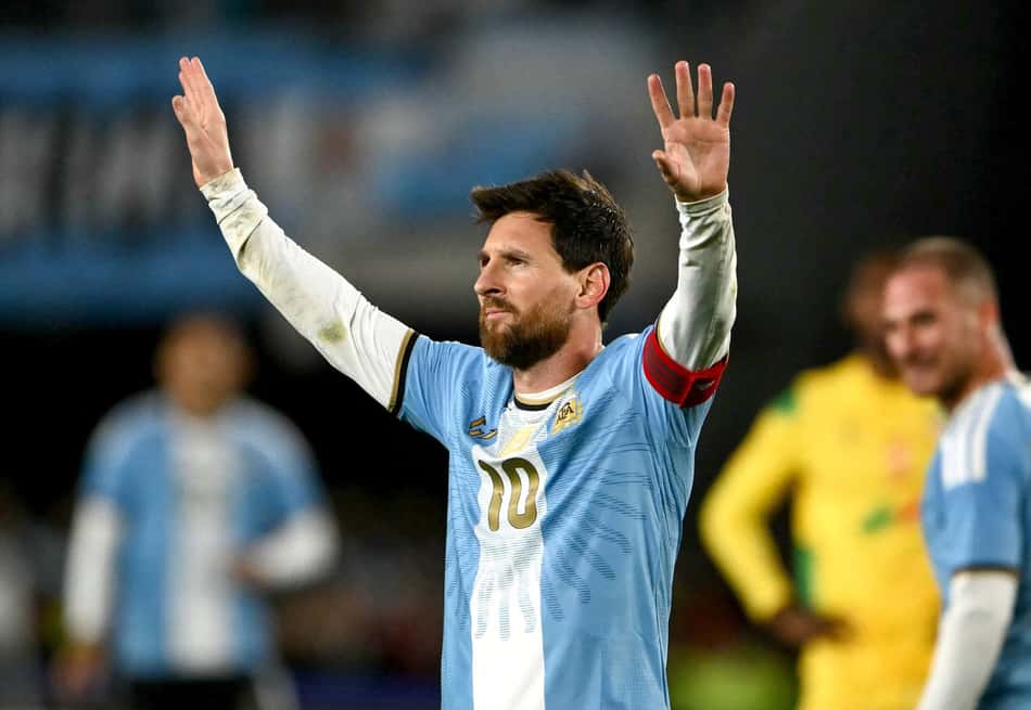 Messi comemora gol na despedida da seleção argentina