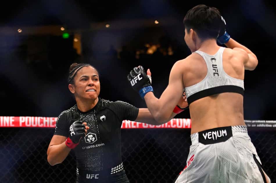 Natália Silva em ação contra Wang Cong no UFC 332