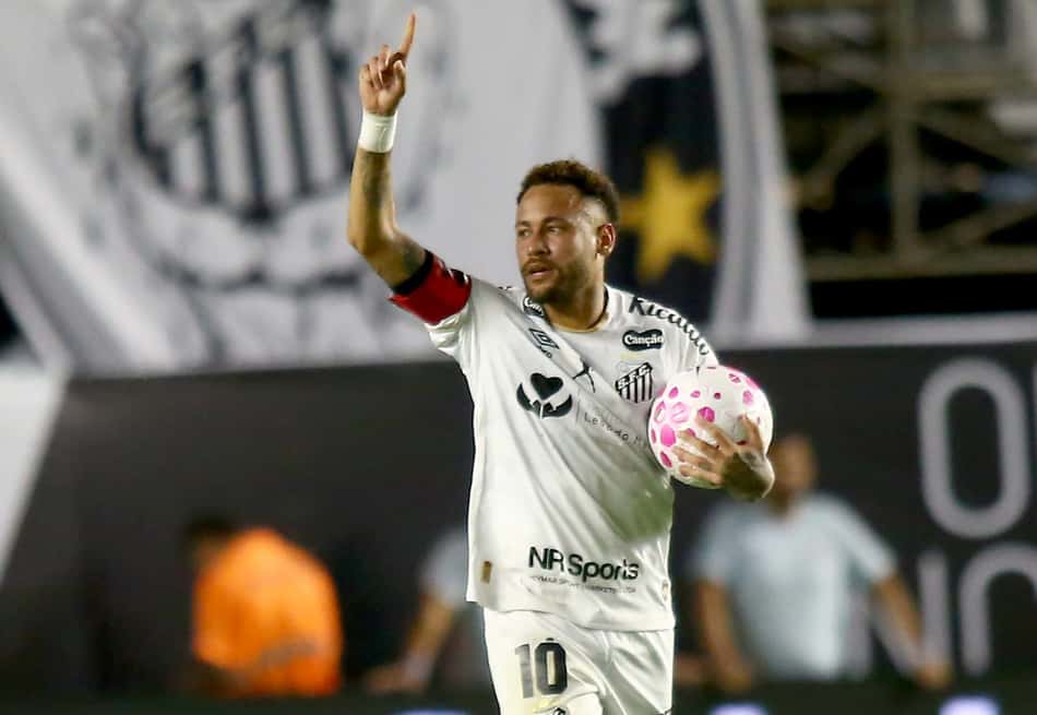 Neymar comemora gol contra o Flamengo