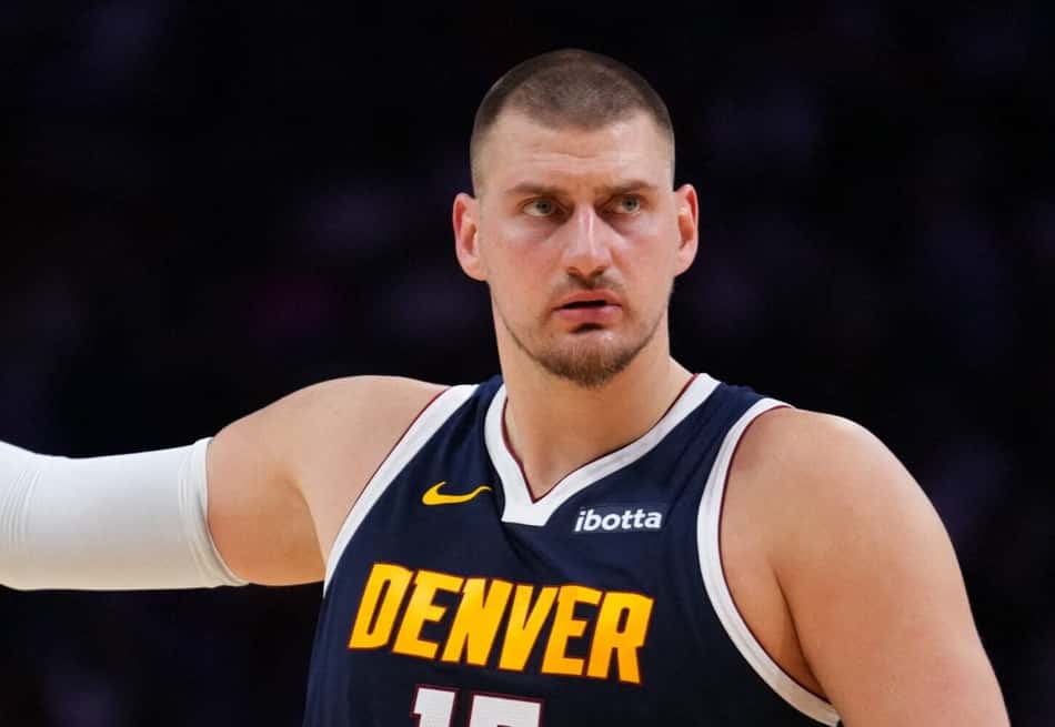 Nikola Jokic em jogo entre Denver Nuggets e Miami Heat na NBA (Foto: Rich Storry/Getty Images/AFP)