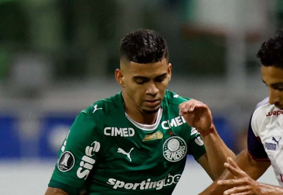 Da arquibancada ao profissional: Cria ganha protagonismo no Palmeiras