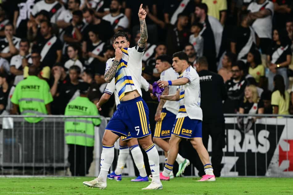 Paredes em campo na partida entre Vasco e Boca Juniors