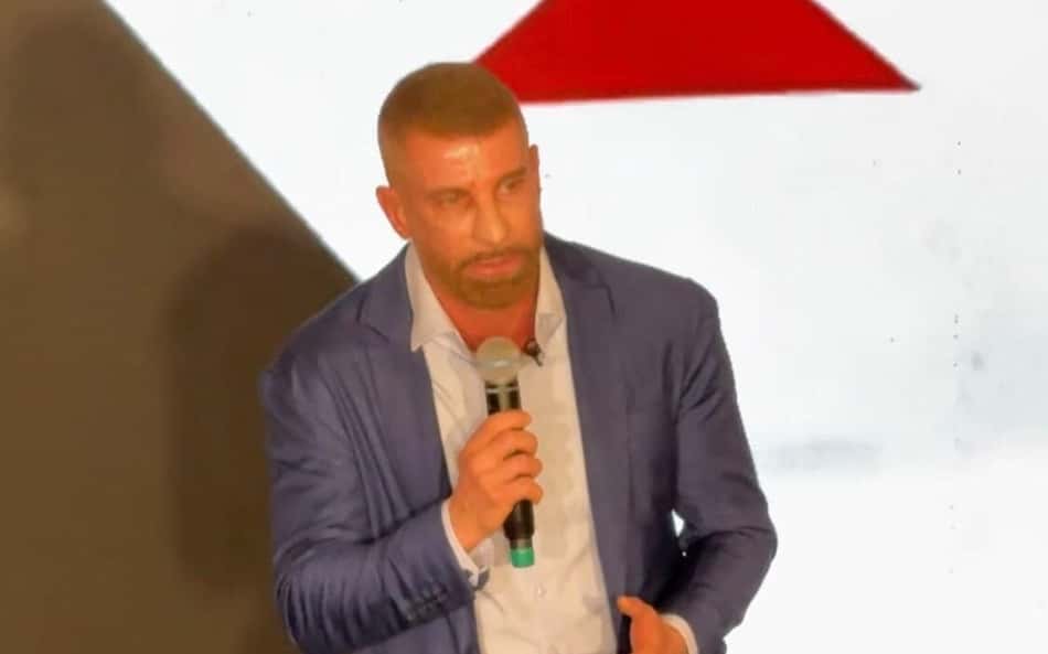Pedrinho, ex-Jogador do Vasco, Fala em Evento de Venda.