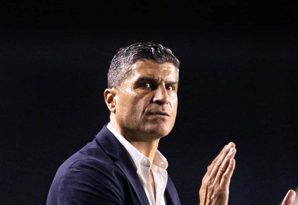 Pedro Emanuel na partida entre Vasco e Independiente Medellín