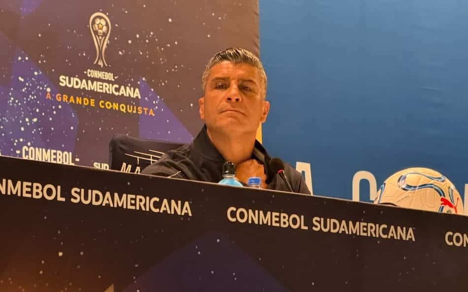 Pedro Emanuel reconhece erros individuais do Vasco contra o Boca: 'É um dia doloroso'