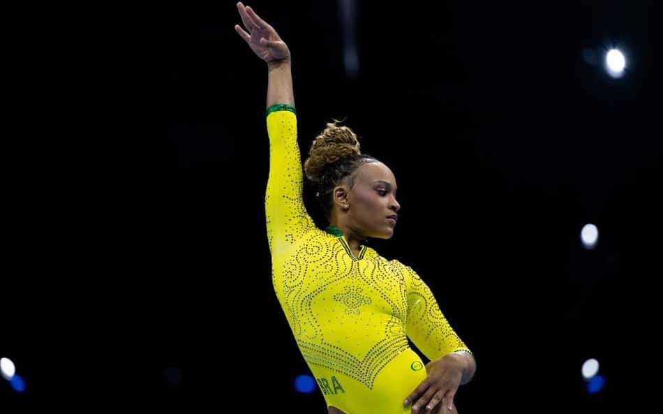 Rebeca Andrade em ação no Mundial de Ginástica Artística