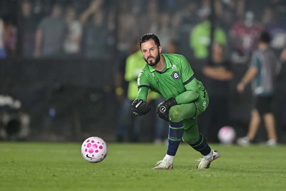 RJ - RIO DE JANEIRO - 10/10/2026 - BRASILEIRO A 2026, VASCO X REMO - Marcelo Rangel goleiro do Remo durante partida contra o Vasco no estadio Sao Januario pelo campeonato Brasileiro A 2026