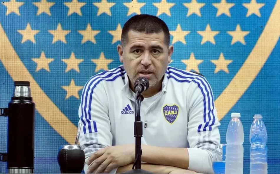 Presidente do Boca, Riquelme comemora vitória contra o Vasco
