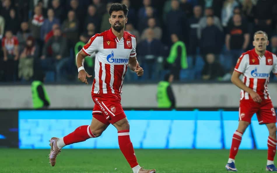 Rodrigão em ação pelo Estrela Vermelha