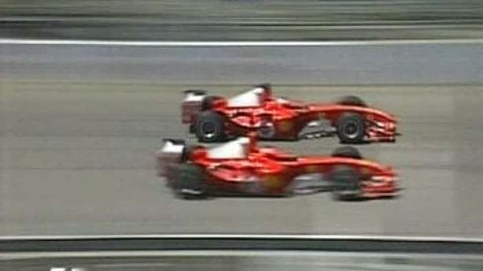 Schumi e Barrichello travaram uma chegada épica no GP dos EUA de 2002, com apenas onze milésimos de diferença do brasileiro, que conquistou a prova, para o alemão