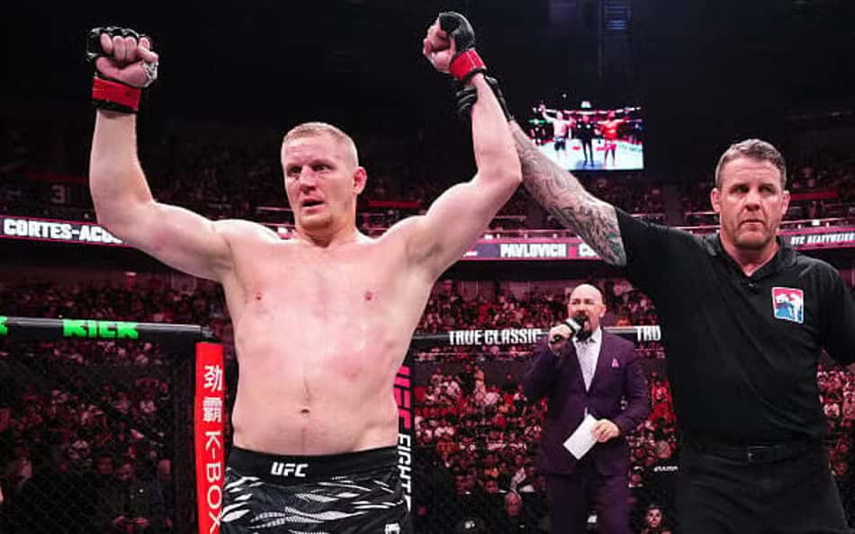 Sergei Pavlovich venceu Waldo Cortes-Acosta no card principal do UFC Xangai