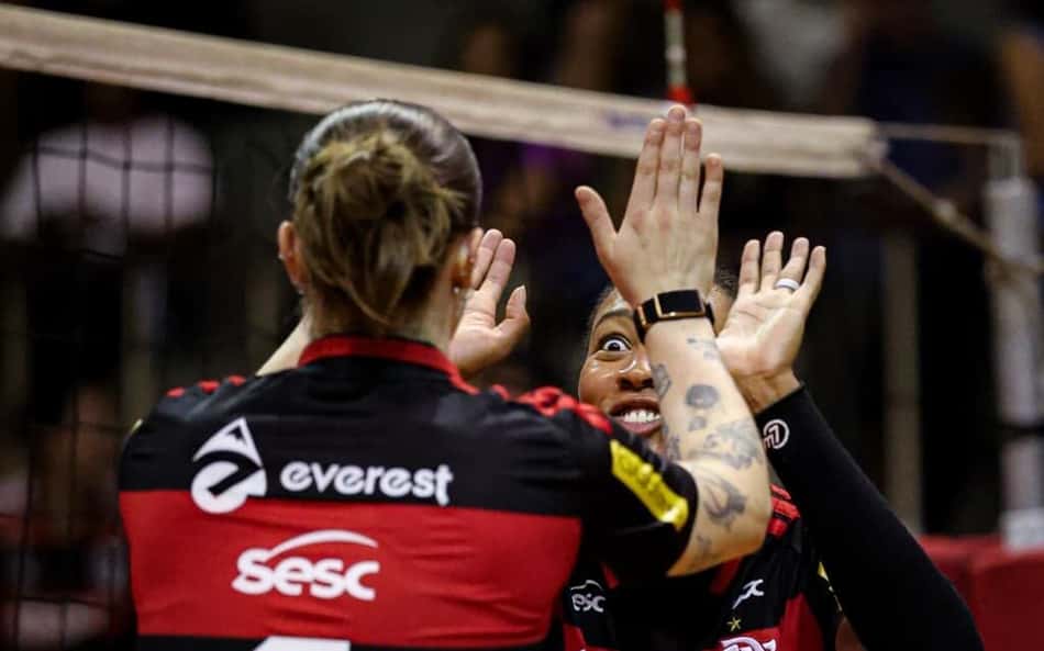 Simone Lee comemora ponto em Sesc RJ Flamengo x Tijuca no Carioca de vôlei