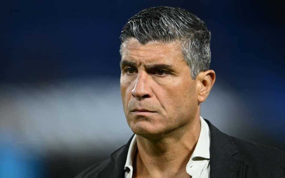 treinador do Vasco Pedro Emanuel no 1 a 0 sobre o Boca