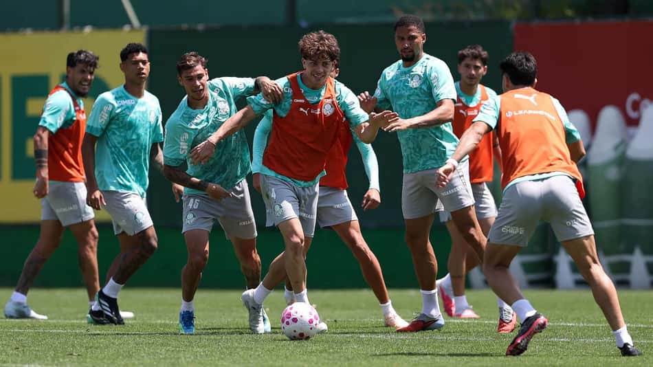 elenco do Palmeiras antes de jogo com o Corinthians