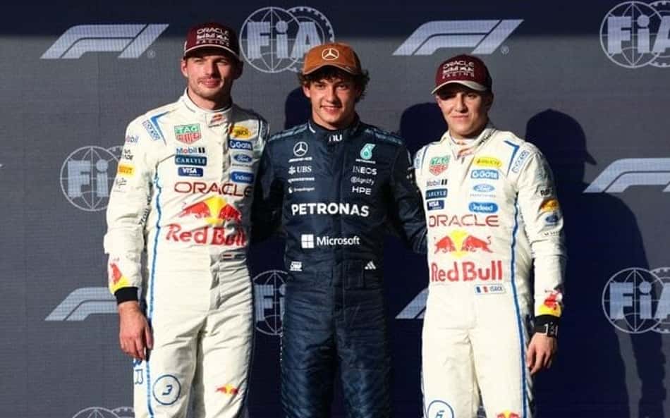 Da esquerda pra direita, Max Verstappen, Kimi Antonelli e Isack Hadjar fecham top-3 do grid de largada no GP dos EUA pela F1 2026