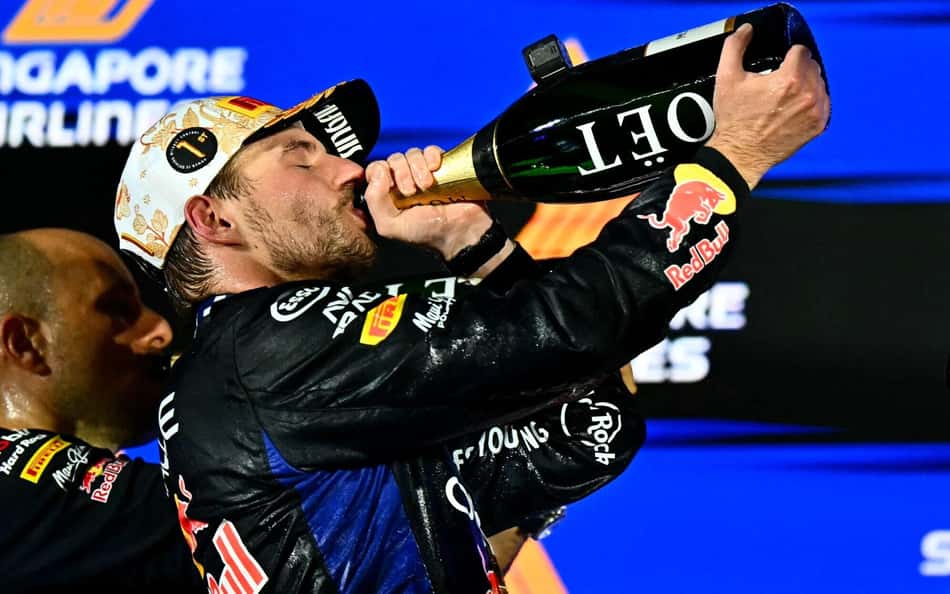 Max Verstappen comemora vitória do GP de Singapura pela F1 2026