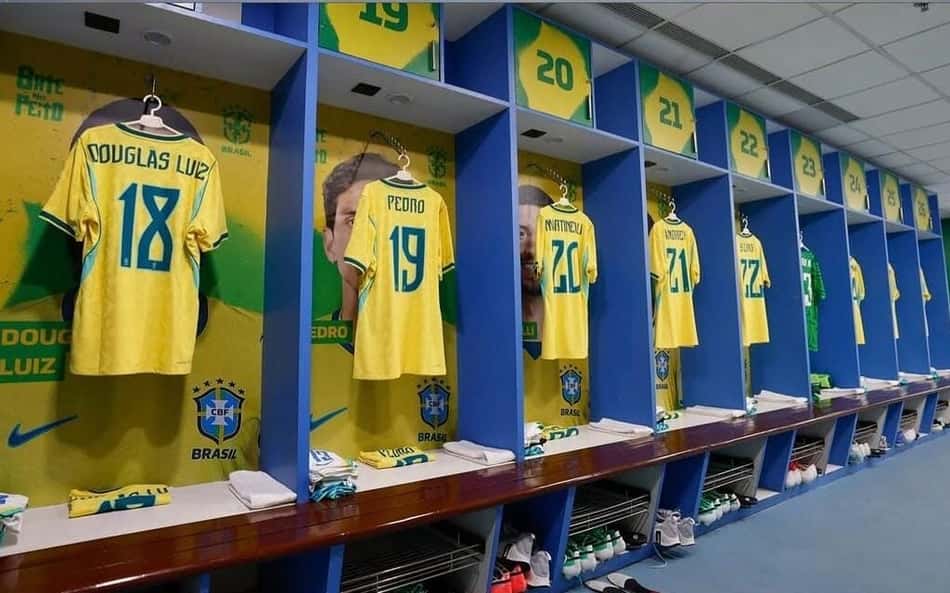 Vestiário do Brasil antes do amistoso com a Índia