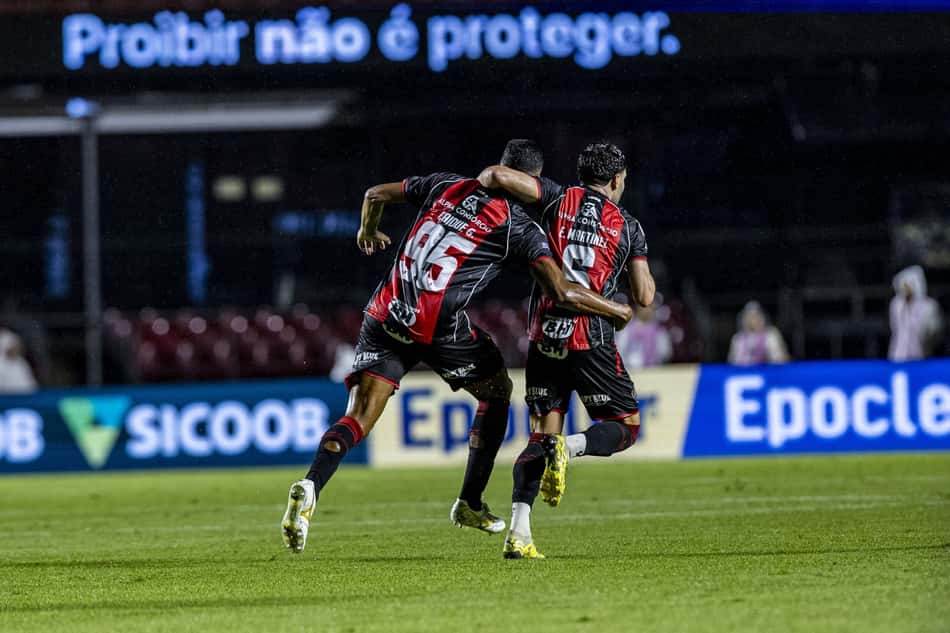 SÃO PAULO (SP), 10/10/2026 ? SÃO PAULO/VITÓRIA/BRASILEIRÃO/MORUMBIS ? O jogador Caique em partida entre São Paulo e Vitória, válida pela 30ª rodada do Campeonato Brasileiro, realizada no Estádio do Morumbis (Morumbi), em São Paulo, na noite deste sábado (10) de Outubro de 2026