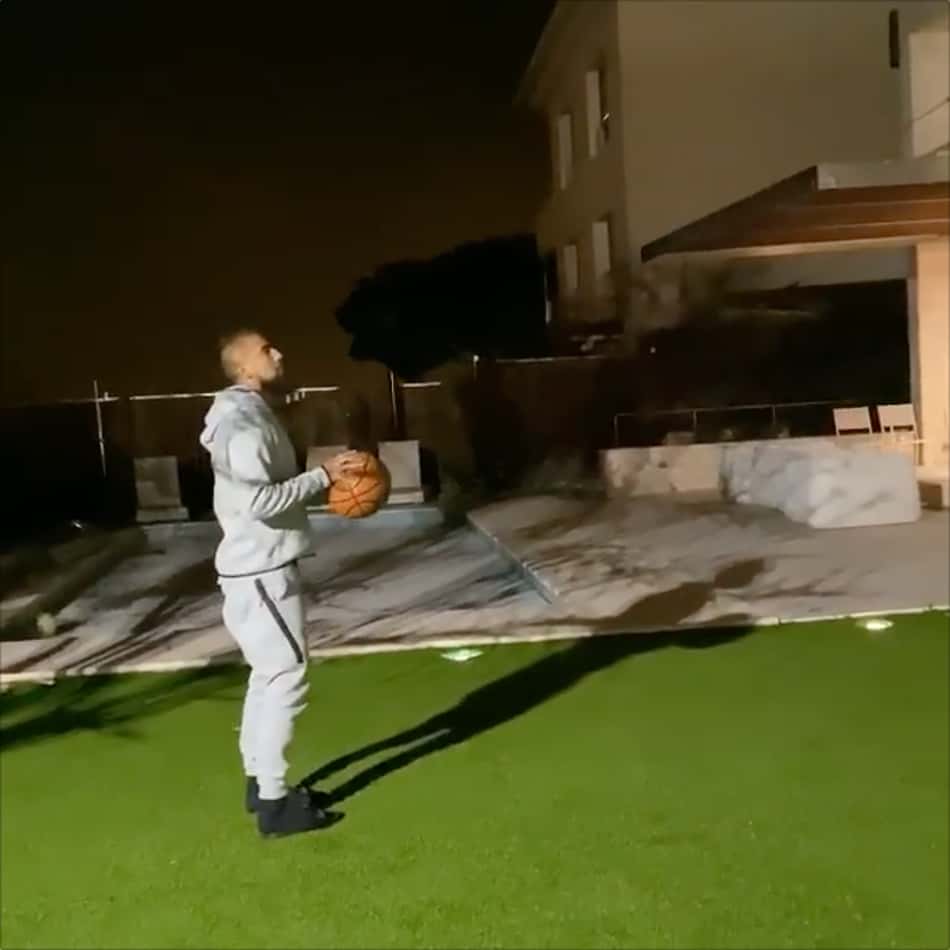Lance!