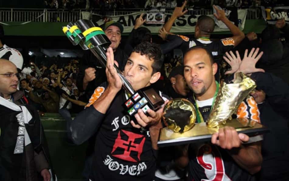 Time-base: Fernando Prass, Fágner, Dedé, Anderson Martins (Renato Silva) e Ramom (depois, Felipe/Thiago Feltri); Rômulo, Eduardo Costa (Allan e, depois, Nilton), Juninho (Felipe) e Diego Souza; Eder Luis e Alecsandro. Técnico: Ricardo Gomes (Cristóvão Borges em 2012).
