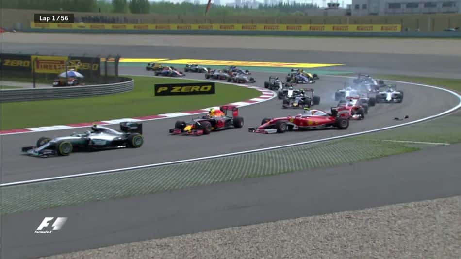A relação do tetracampeão com Kimi Räikkönen na Ferrari era mais tranquila, mas sofreu alguns arranhões como no GP da China de 2016
