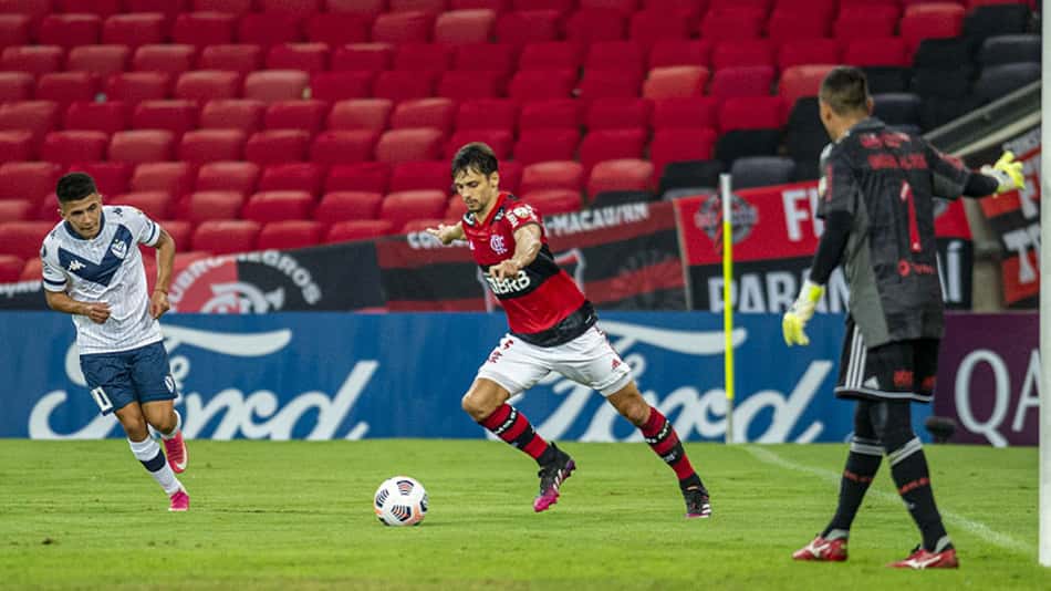 ATUAÇÕES: Diego Alves volta bem e é o único destaque positivo em empate do Flamengo com o Vélez