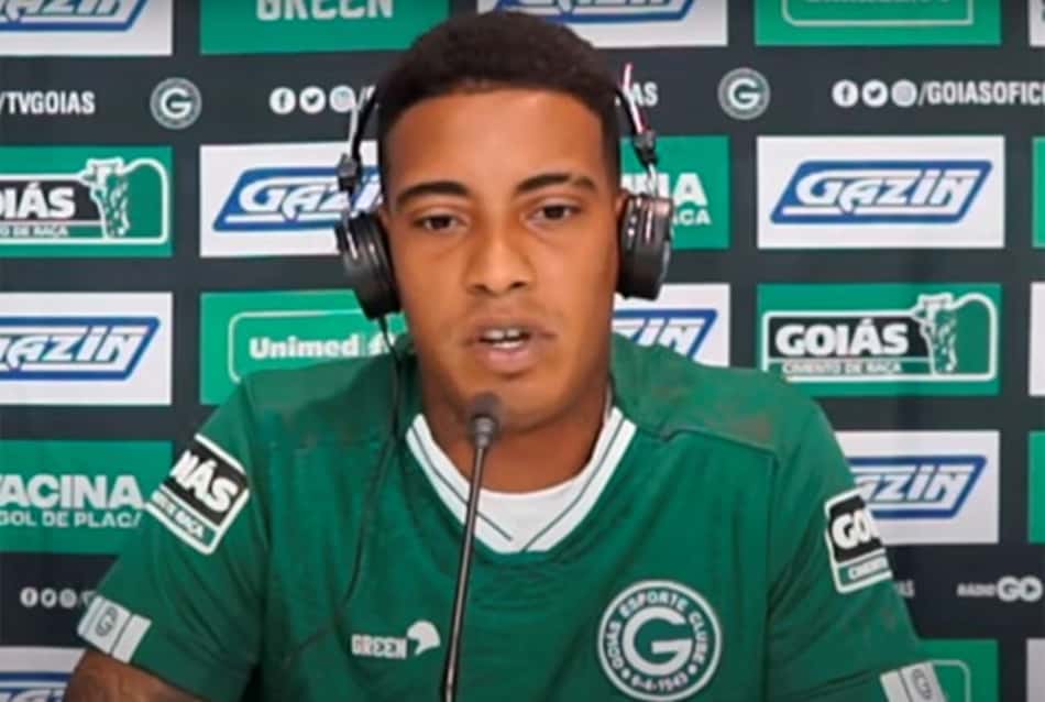 Alef Manga cometeu gafe em apresentação: lembre gafes de jogadores nas chegadas